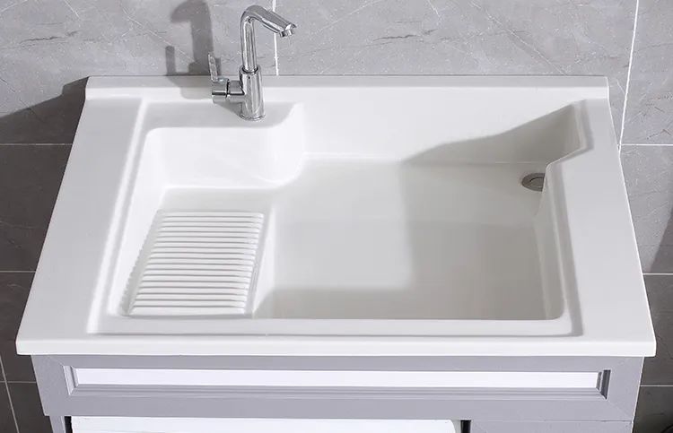 Bạn nên chọn vật liệu nào cho mặt bàn phòng tắm?